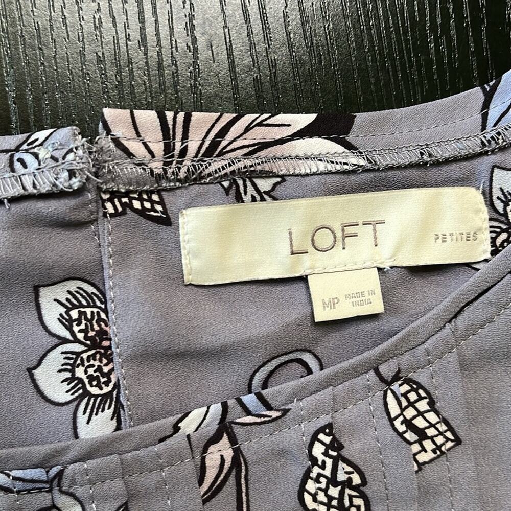 LOFT Lavender and White Floral Blouse - Picture 5 of 8